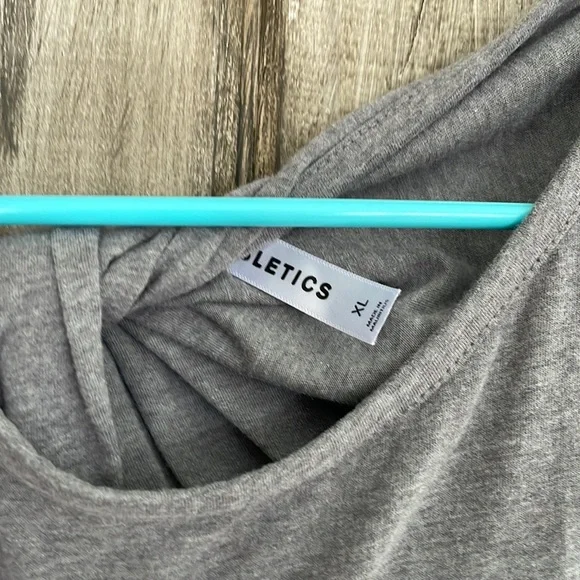 Fabletics XL twisted back tank - Picture 5 of 5